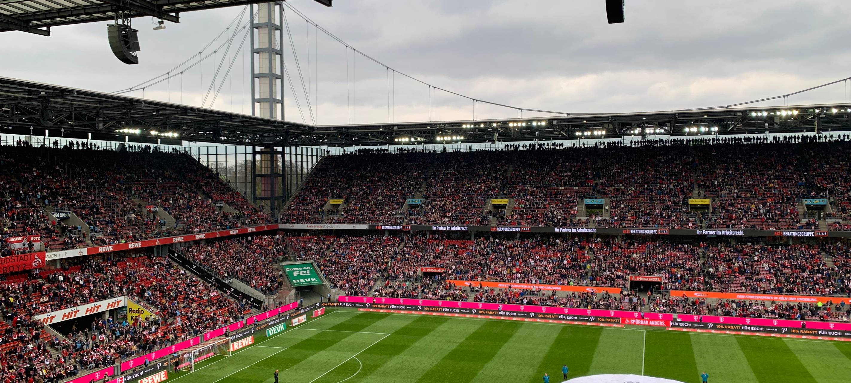 Strahlende Gesichter nach Effzeh-Sieg