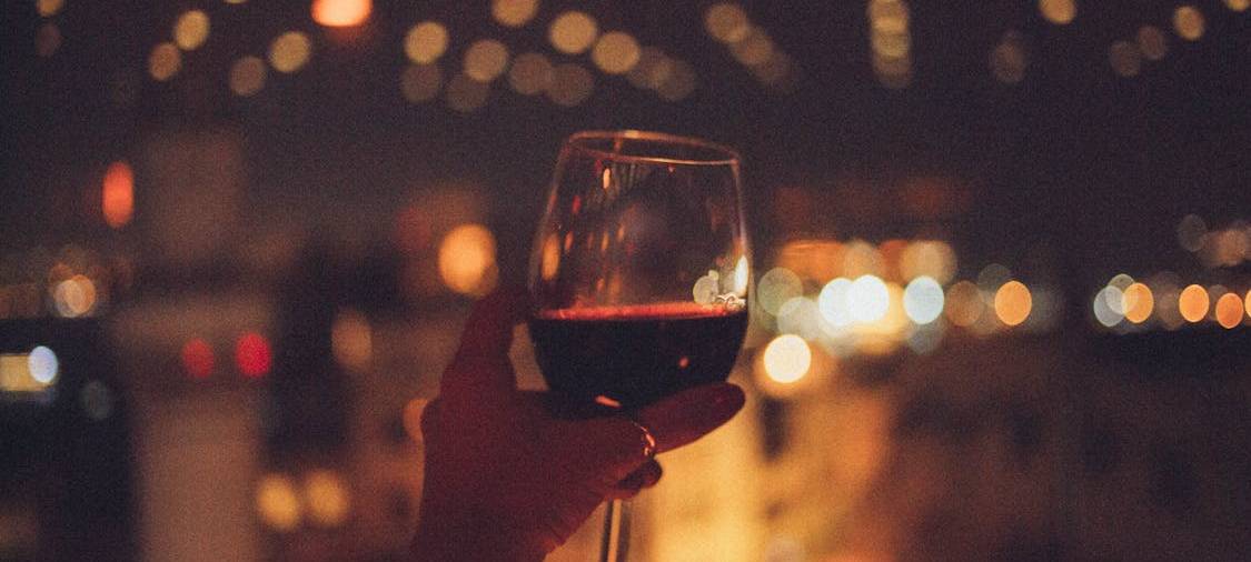 Wein trinken für den guten Zweck