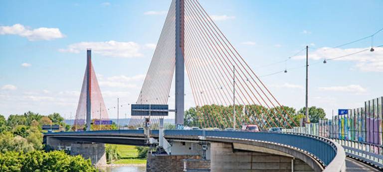 Sperrung Nordbrücke: Kölner Unternehmen besorgt